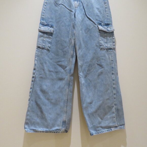 OLD NAVY Extra High Rise Sky-Hi Wide Leg Secret Smooth Cargo Pocket Jeans Light - Picture 9 of 13